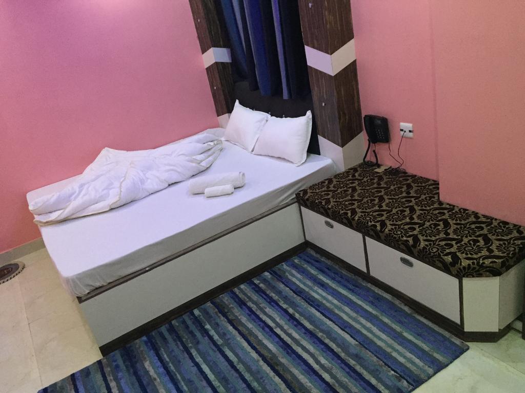 Oyo 75627 New Ankit Guest House Varanasi Exterior photo